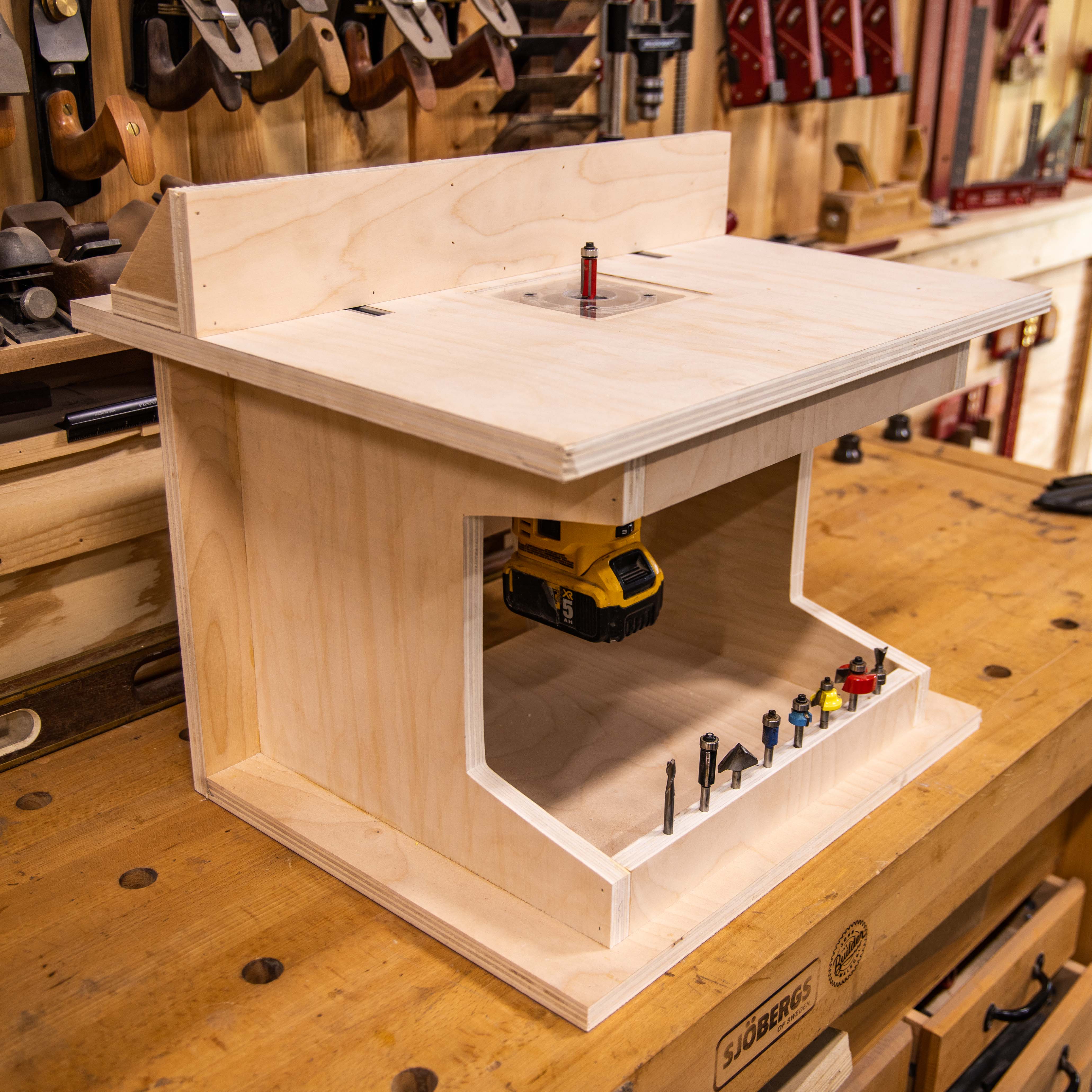 Compact Woodworking Router Table Plan - Image 10