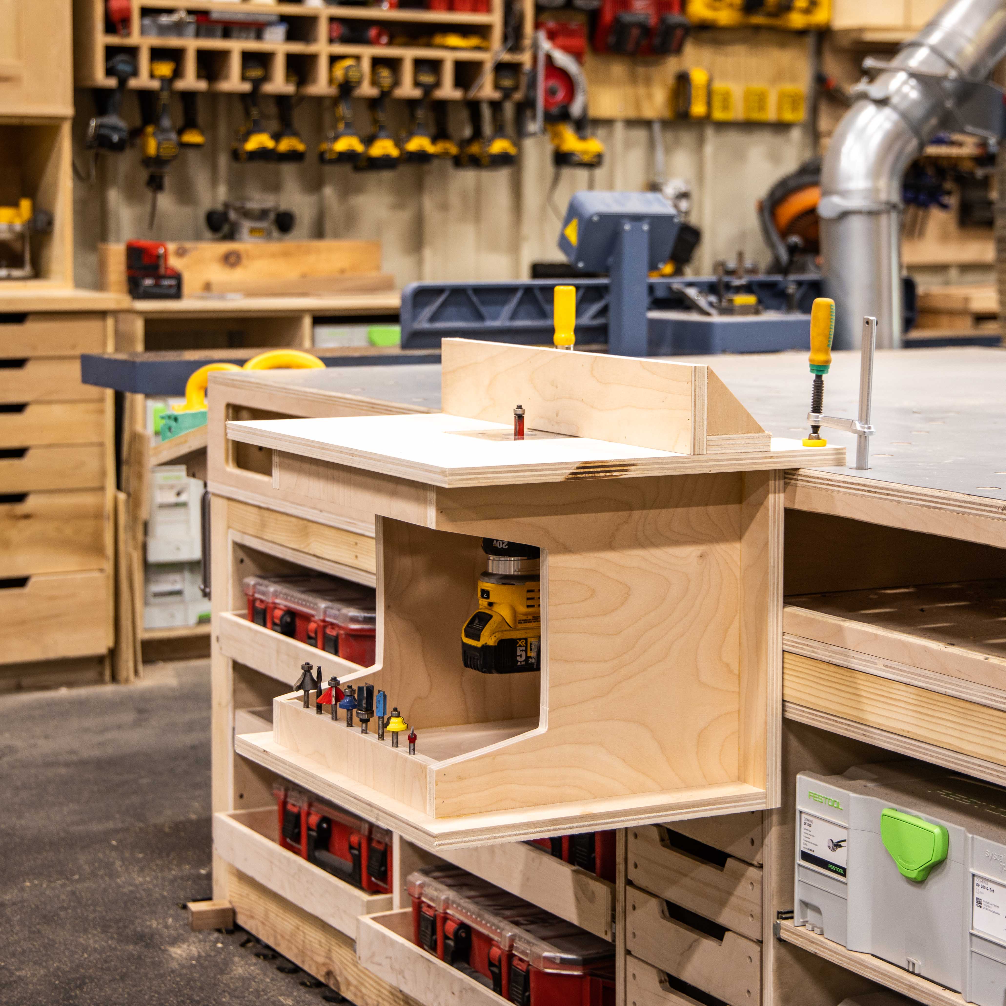 Compact Woodworking Router Table Plan - Image 11