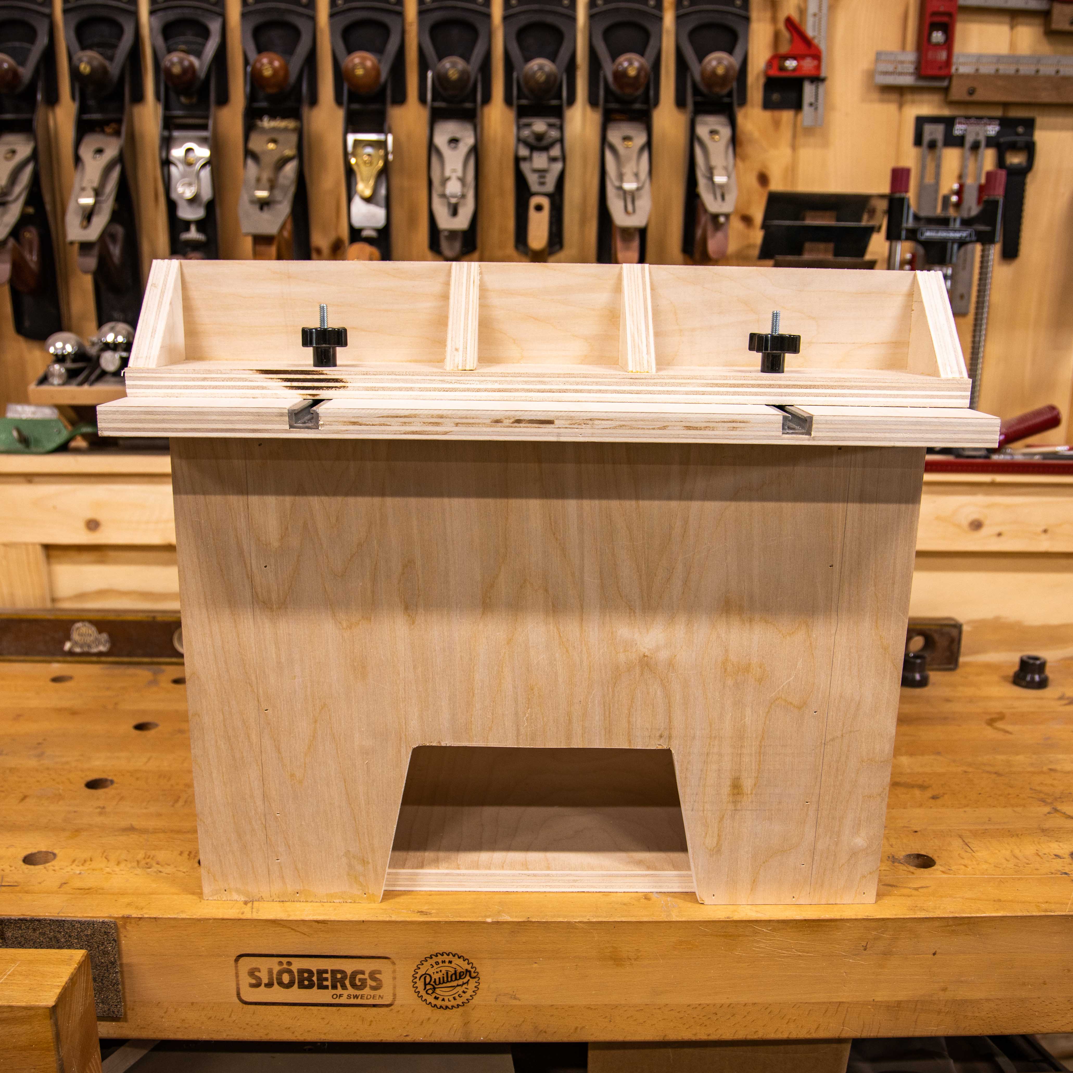 Compact Woodworking Router Table Plan - Image 3